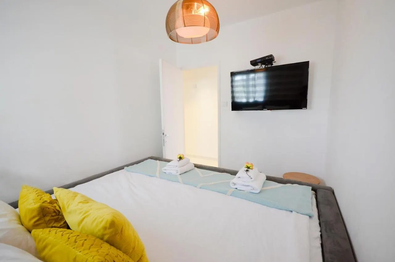 Yalarent Sunny 3Br Apt Eilat